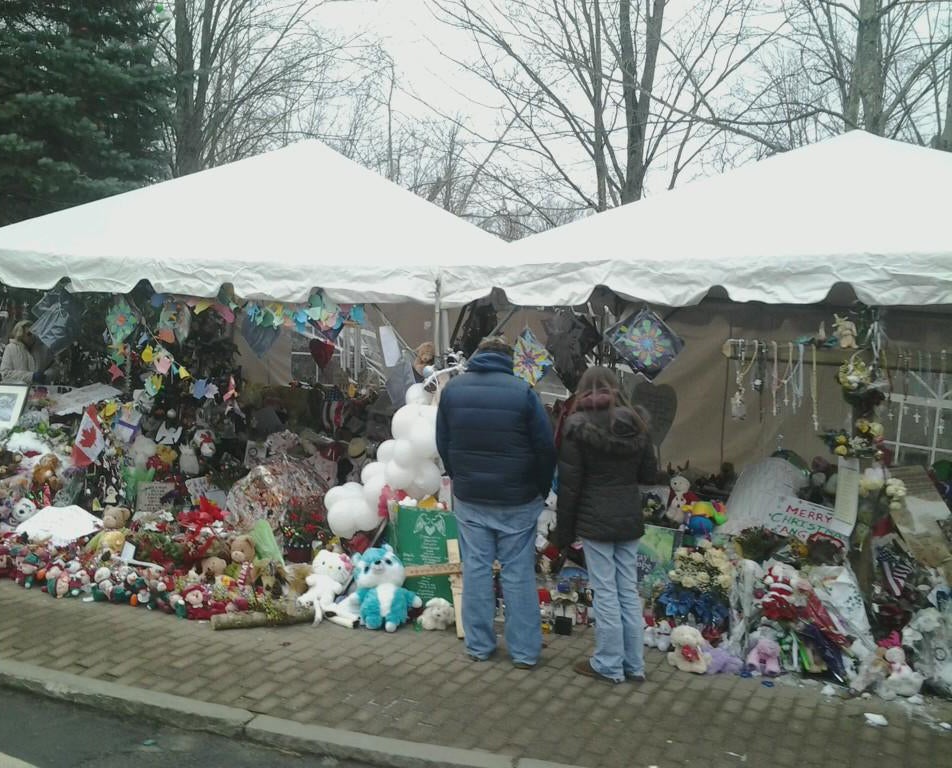Sandy Hook Memorial A Sandy Hook Elementary School makeshift memorial on Berkshire Road in Newtown, CT 12 days after shooting of 26 people who were killed, twenty were children.